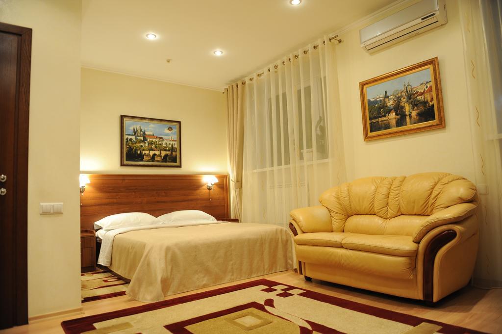 Zlata Praha Hotel Zaporizhia Room photo