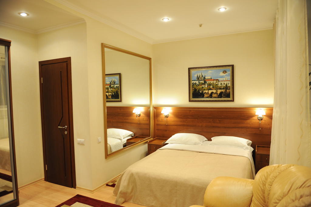 Zlata Praha Hotel Zaporizhia Room photo