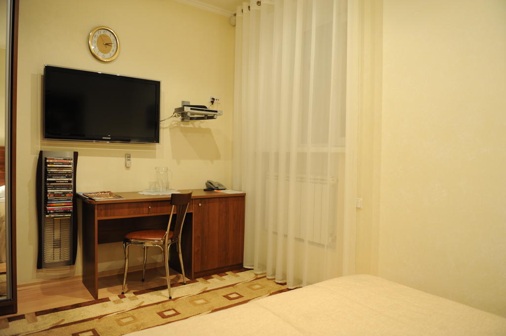 Zlata Praha Hotel Zaporizhia Room photo