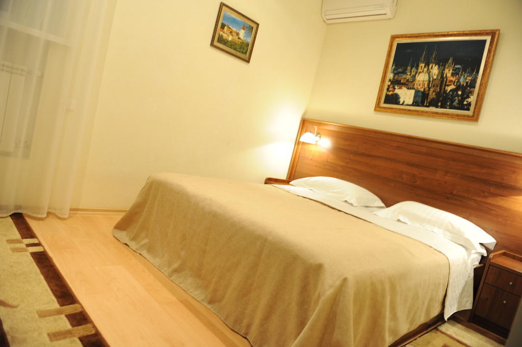Zlata Praha Hotel Zaporizhia Room photo
