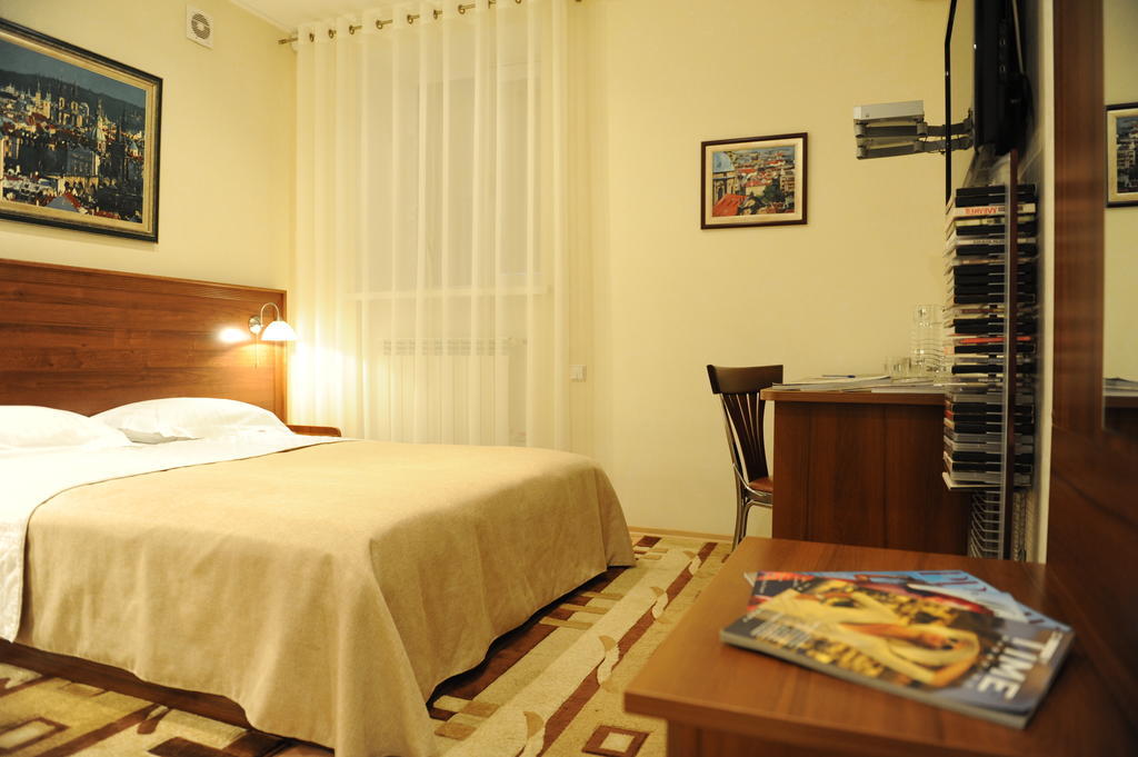 Zlata Praha Hotel Zaporizhia Room photo